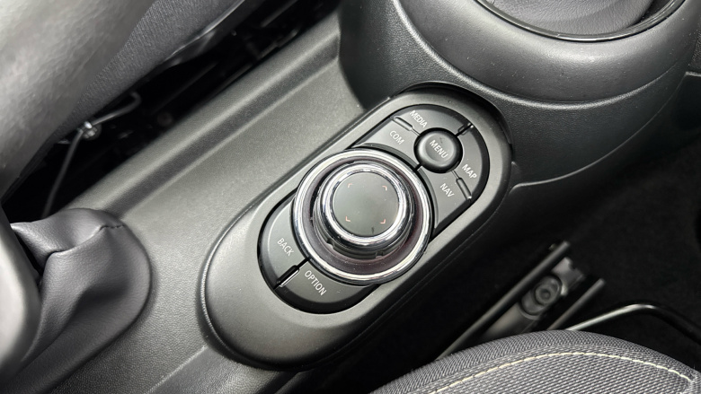 MINI Hatchback 1.5 Cooper Classic 3dr Auto Petrol Hatchback